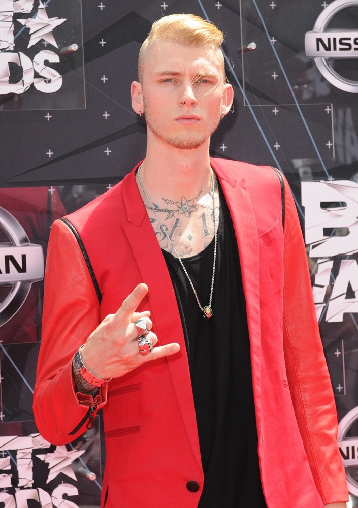 Machine Gun Kelly Picture 8 2015 BET Awards Arrivals