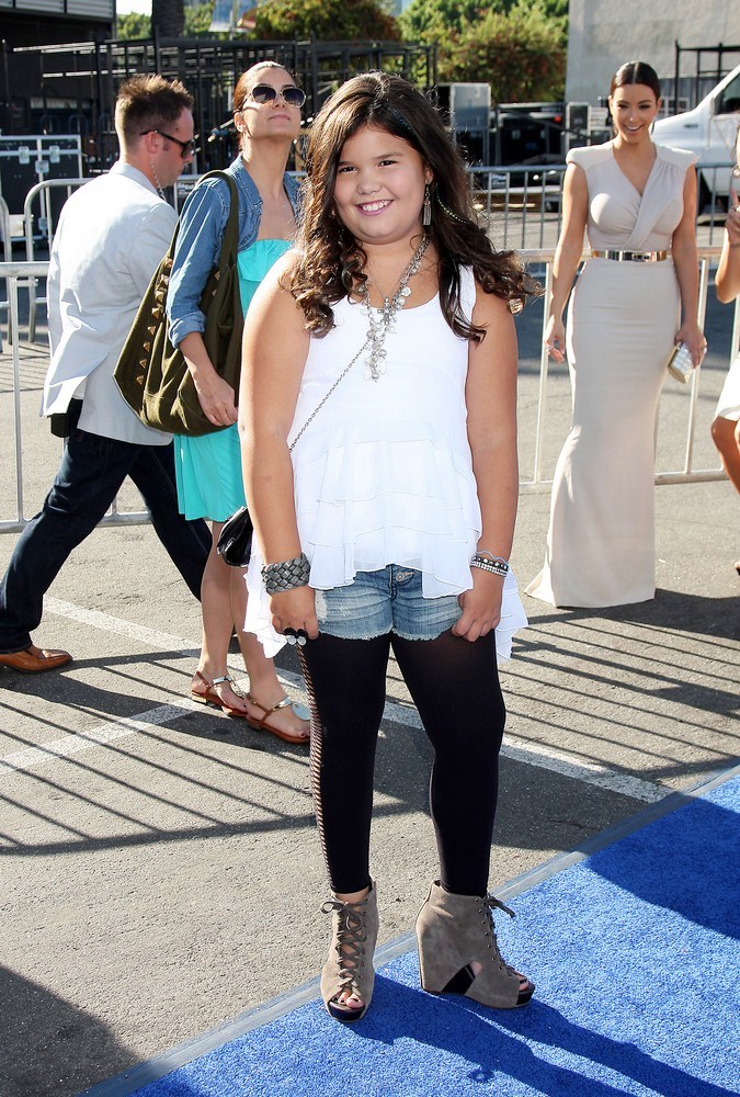 Madison De La Garza 2011 Do Something Awards Arrivals