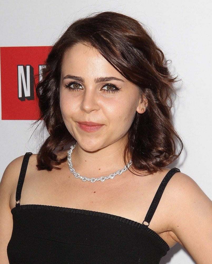 Mae Whitman salary