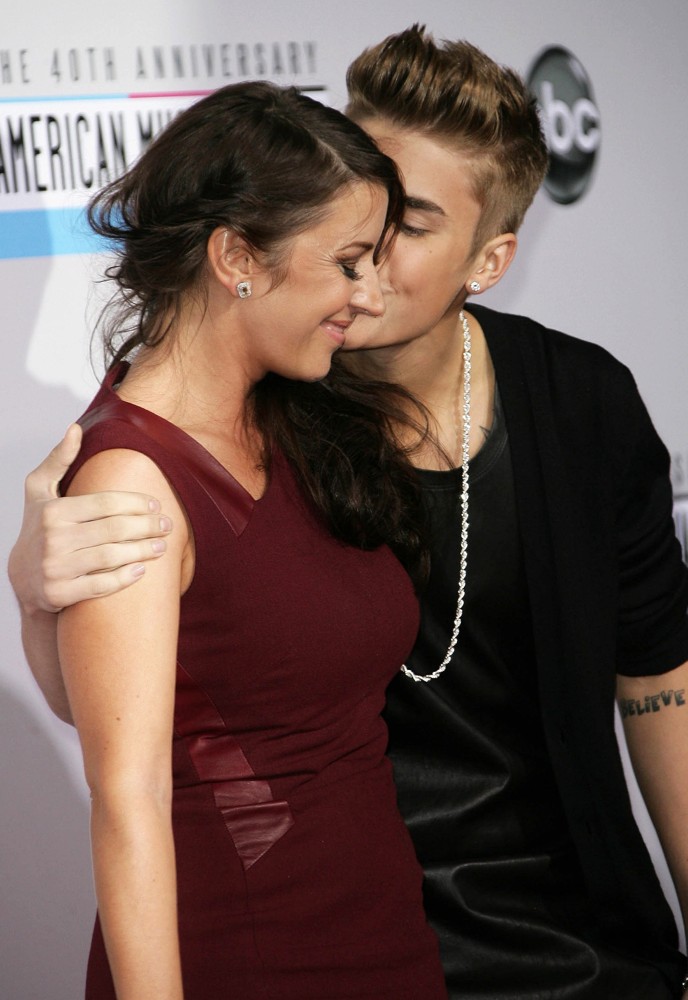 The 40th Anniversary American Music Awards - Arrivals