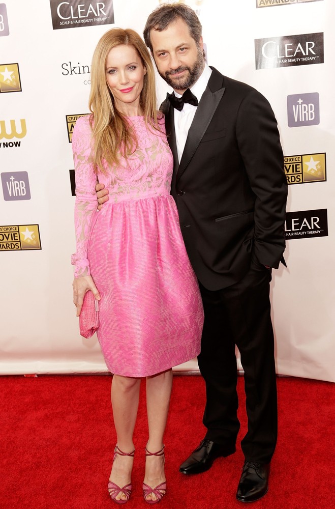 Whos dating leslie mann