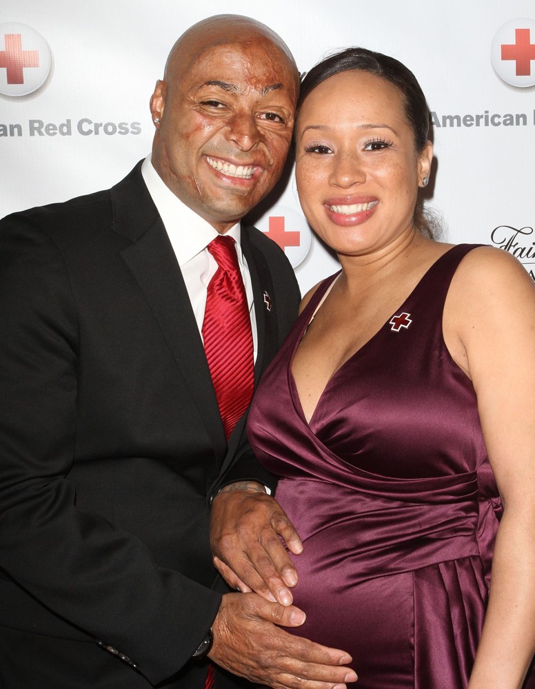 J.R. Martinez, Diana Jones