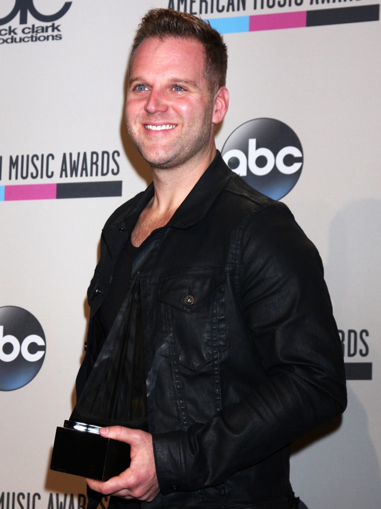 Matthew West Picture 4 2013 American Music Awards Press Room