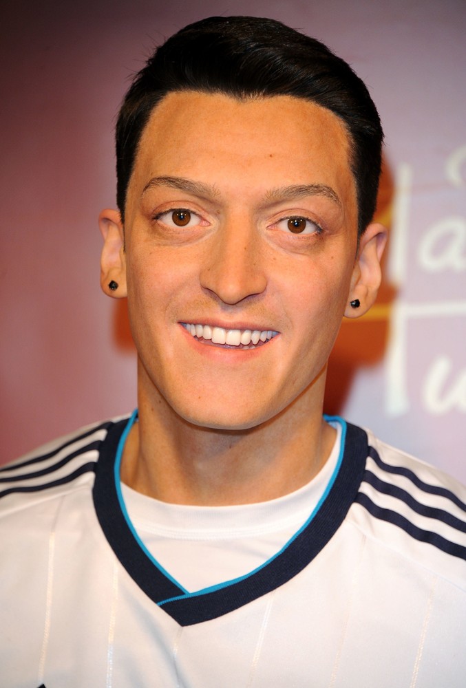 Mesut Ozil - mesut-ozil-wax-figure-01