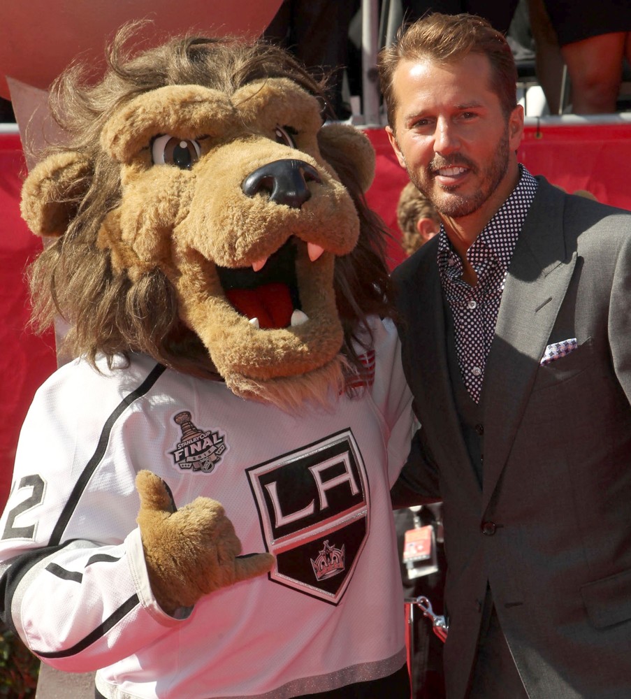 Mike Modano Picture 1 - 2012 ESPY Awards - Red Carpet Arrivals