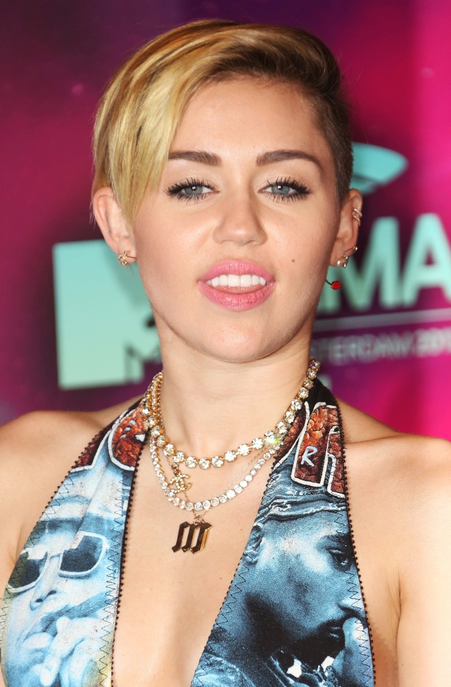 Miley Cyrus Picture 637 20th MTV Europe Music Awards Arrivals