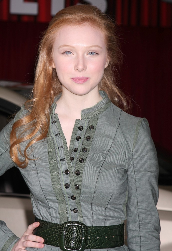 Molly C Quinn The Premiere of Walt Disney Pictures' The Muppets Arrivals