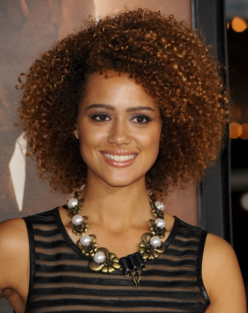 nathalie-emmanuel-premiere-riddick-01.jpg