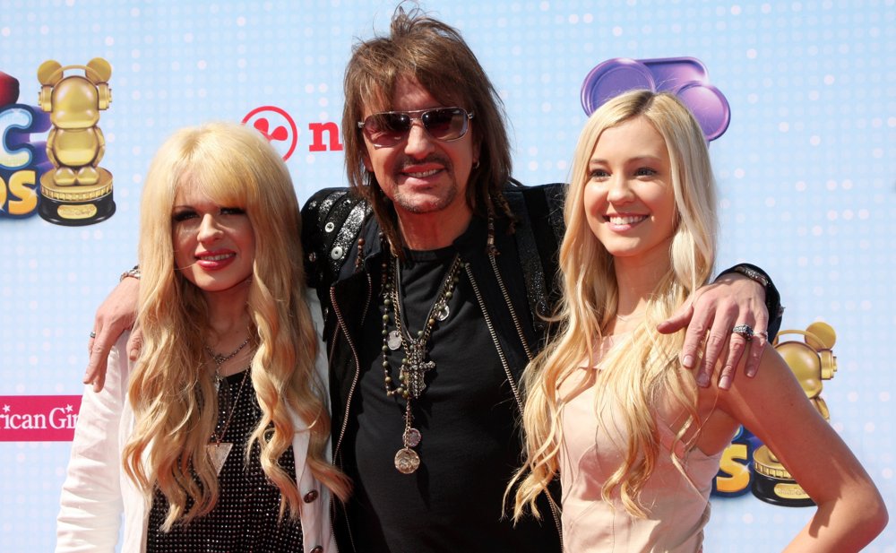 dating affair reviews