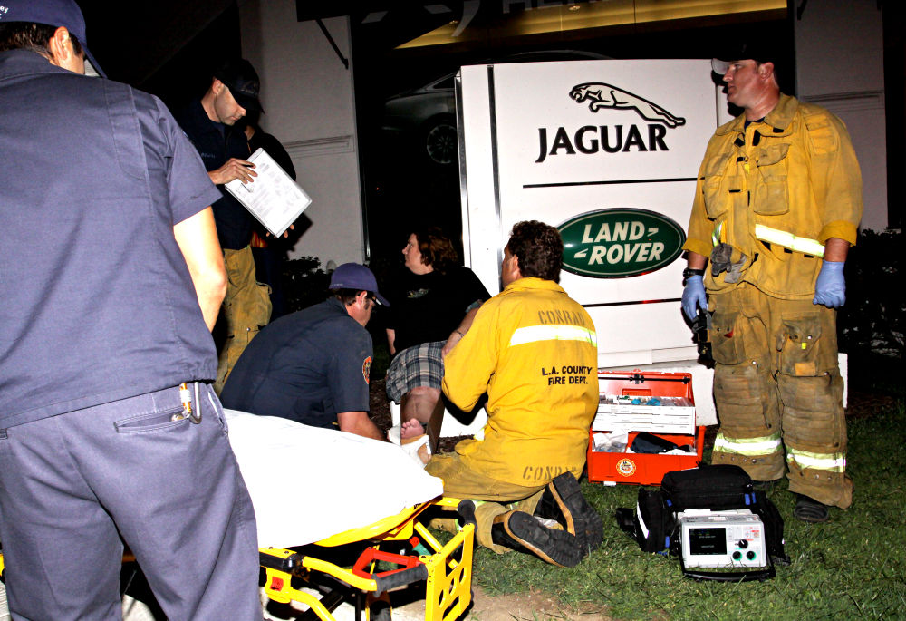 Paris Hilton and Boyfriend Hit Photographer in Traffic Accident