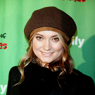 Spencer Grammer in ABC Family's Winter Wonderland - 25_Xmas_1030_wenn5580891