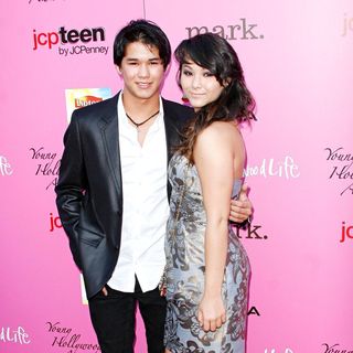 BooBoo Stewart, Fivel Stewart in The 12th Annual Young Hollywood Awards - Arrivals