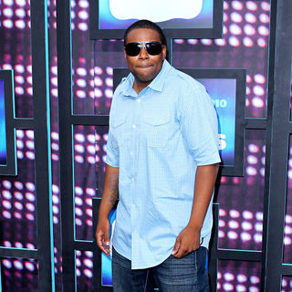 Kenan Thompson in 2010 CMT Music Awards Blue Carpet Arrivals - CMT_awards_001_wenn2881703