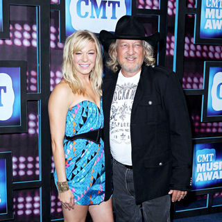 LeAnn Rimes, John Anderson in 2010 CMT Music Awards Blue Carpet Arrivals