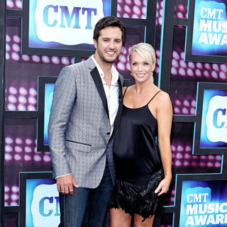 Luke Bryan in 2010 CMT Music Awards Blue Carpet Arrivals - CMT_awards_025_wenn2882078