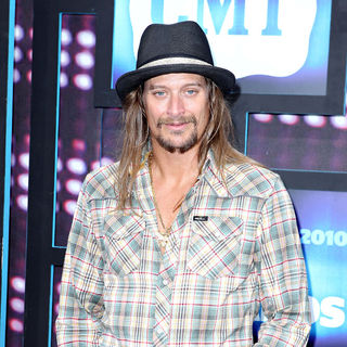 Kid Rock in 2010 CMT Music Awards Blue Carpet Arrivals