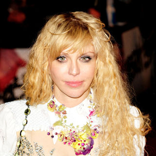 Courtney Love in The BRIT Awards 2010 - 30th Anniversary - Arrivals