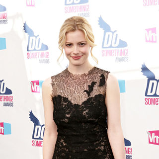 Gillian Jacobs in 2010 VH1 Do Something Awards