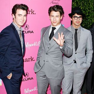 Jonas Brothers in The 12th Annual Young Hollywood Awards - Arrivals