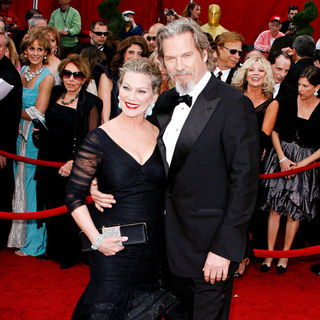 Jeff Bridges, Susan Geston in The 82nd Annual Academy Awards (Oscars) - Arrivals