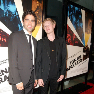 Adrian Grenier, Austin Visschedyk in Los Angeles Premiere of HBO's 'Teenage Paparazzo' - Arrivals