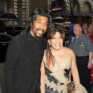 Nick Ashford, Valerie Simpson in 2010 Songwriters Hall of Fame Awards - Arrivals
