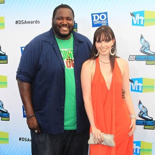 Quinton Aaron in The DoSomething.org and VH1's 2012 Do Something Awards - aaron-michaela-2012-do-something-awards-02