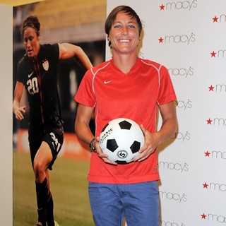 Abby Wambach in The U.S. Women's National Soccer Team Appears at Macy's Town Center Mall