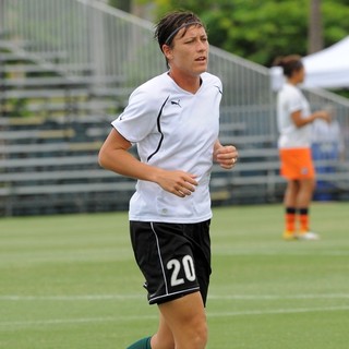 Abby Wambach in The U.S. Women's National Soccer Team Play with The Majicjack Soccer Team - abby-wambach-us-women-s-national-soccer-team-with-majicjack-soccer-team-01