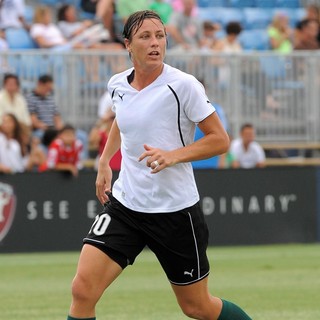 Abby Wambach in The U.S. Women's National Soccer Team Play with The Majicjack Soccer Team - abby-wambach-us-women-s-national-soccer-team-with-majicjack-soccer-team-02