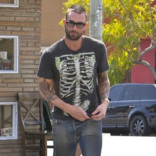 Adam Levine, Maroon 5 in Adam Levine Leaves The Mustard Seed Cafe After Having Lunch with A Friend