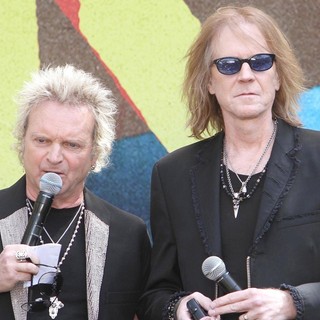 Joey Kramer, Tom Hamilton, Aerosmith in Aerosmith Announce Their New Global Warming Tour