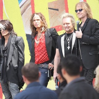 Joe Perry, Steven Tyler, Joey Kramer, Tom Hamilton, Aerosmith in Aerosmith Announce Their New Global Warming Tour