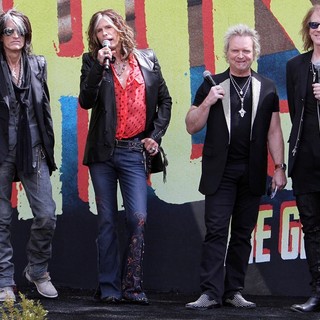 Joe Perry, Steven Tyler, Joey Kramer, Tom Hamilton, Aerosmith in Aerosmith Announce Their New Global Warming Tour