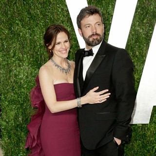 Ben Affleck in 2013 Vanity Fair Oscar Party - Arrivals - affleck-garner-2013-vanity-fair-oscar-party-05