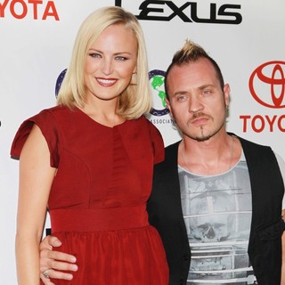 Malin Akerman in 2012 Environmental Media Awards - Arrivals - akerman-zincone-2012-environmental-media-awards-01