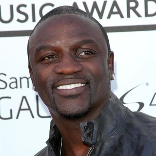 Akon in 2013 Billboard Music Awards - Arrivals