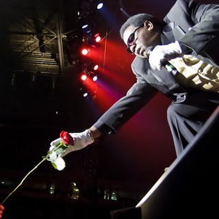 Al Green Performing at Manchester Evening News Arena