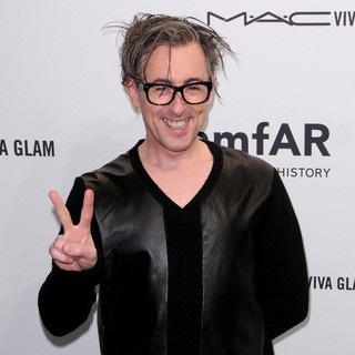 Alan Cumming in The amfAR Gala 2013 - alan-cumming-amfar-gala-2013-02