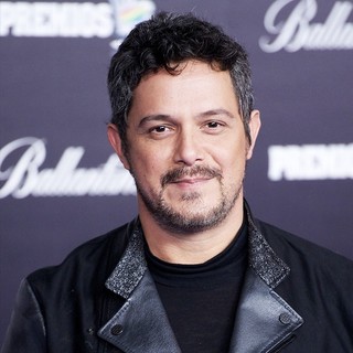 Alejandro Sanz in The 2013 40 Principales Awards - alejandro-sanz-40-principales-awards-2013-02