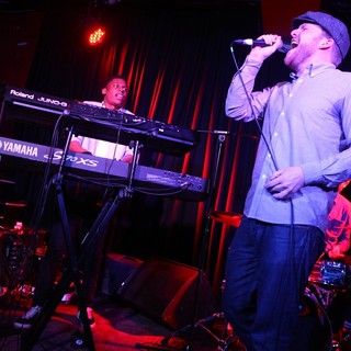Alex Clare Performs Live at The Lexington