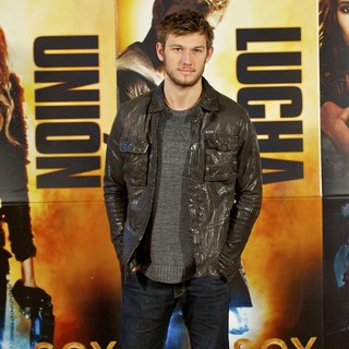 Alex Pettyfer in The Madrid Photocall for I Am Number Four - alex-pettyfer-madrid-photocall-i-am-number-four-02