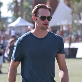 Alexander Skarsgard in The 2013 Coachella Valley Music and Arts Festival - Week 1 Day 3 - alexander-skarsgard-2013-coachella-valley-music-and-arts-festival-09