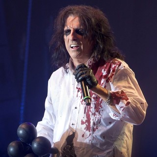 Alice Cooper in Alice Cooper Performing Live