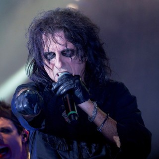 Alice Cooper in Alice Cooper Performing Live