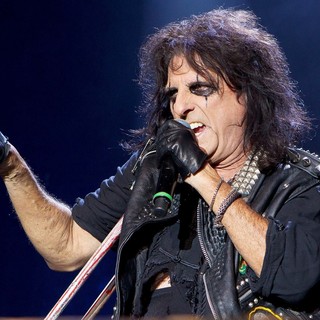 Alice Cooper in Alice Cooper Performing Live