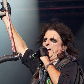 Alice Cooper in Alice Cooper Performing Live
