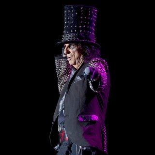 Alice Cooper in Alice Cooper Performing Live