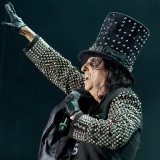 Alice Cooper in Alice Cooper Performing Live