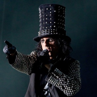 Alice Cooper in Alice Cooper Performing Live